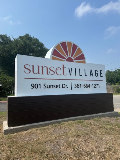 901 Sunset Drive-77