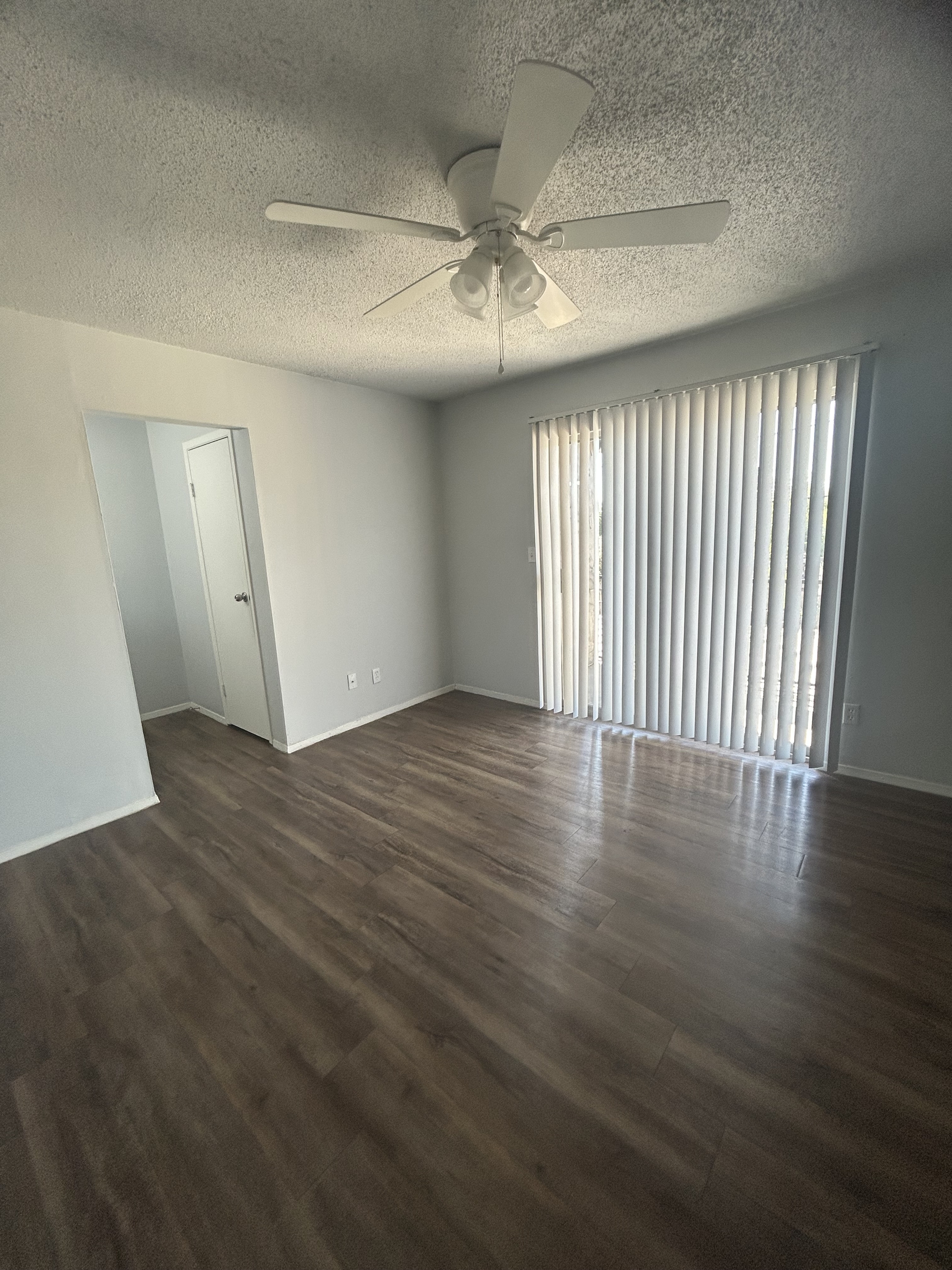 1600 Tamarack Avenue - 90
