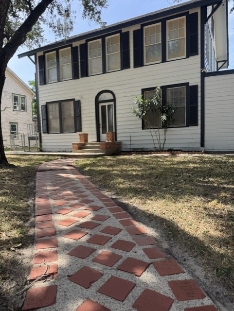 704 West Richard Avenue - B2