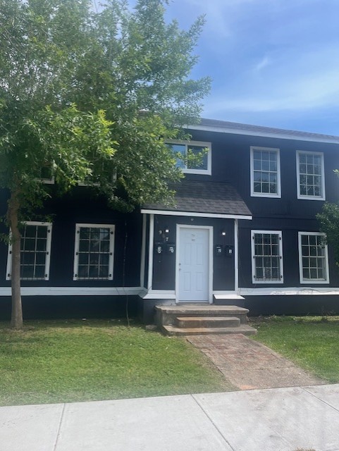 907 Elizabeth St - 4