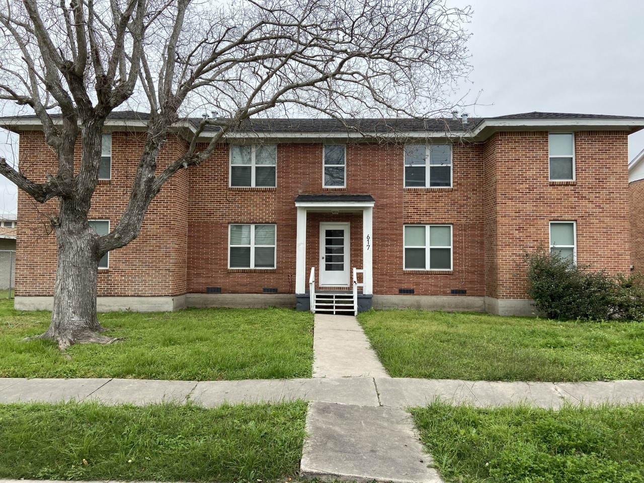 617 Robinson Street - 3